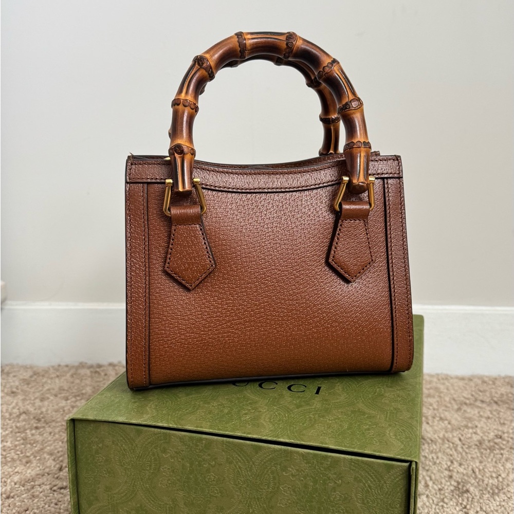 GUCCI Wonka Grain Calfskin Mini Diana Tote Bag Cuir - Picture 3 of 10